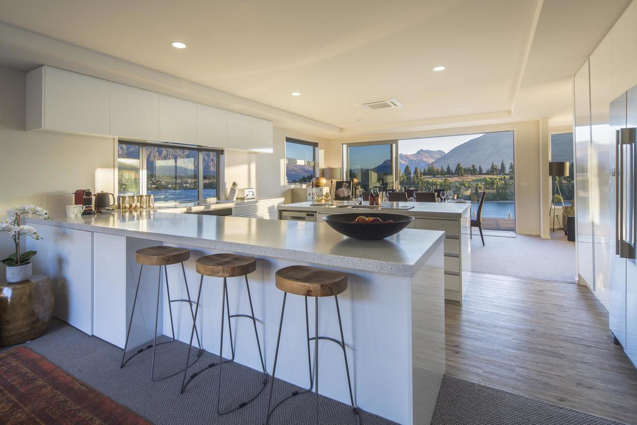 Lakefront Luxury By Amazing Accom クイーンズタウン エクステリア 写真