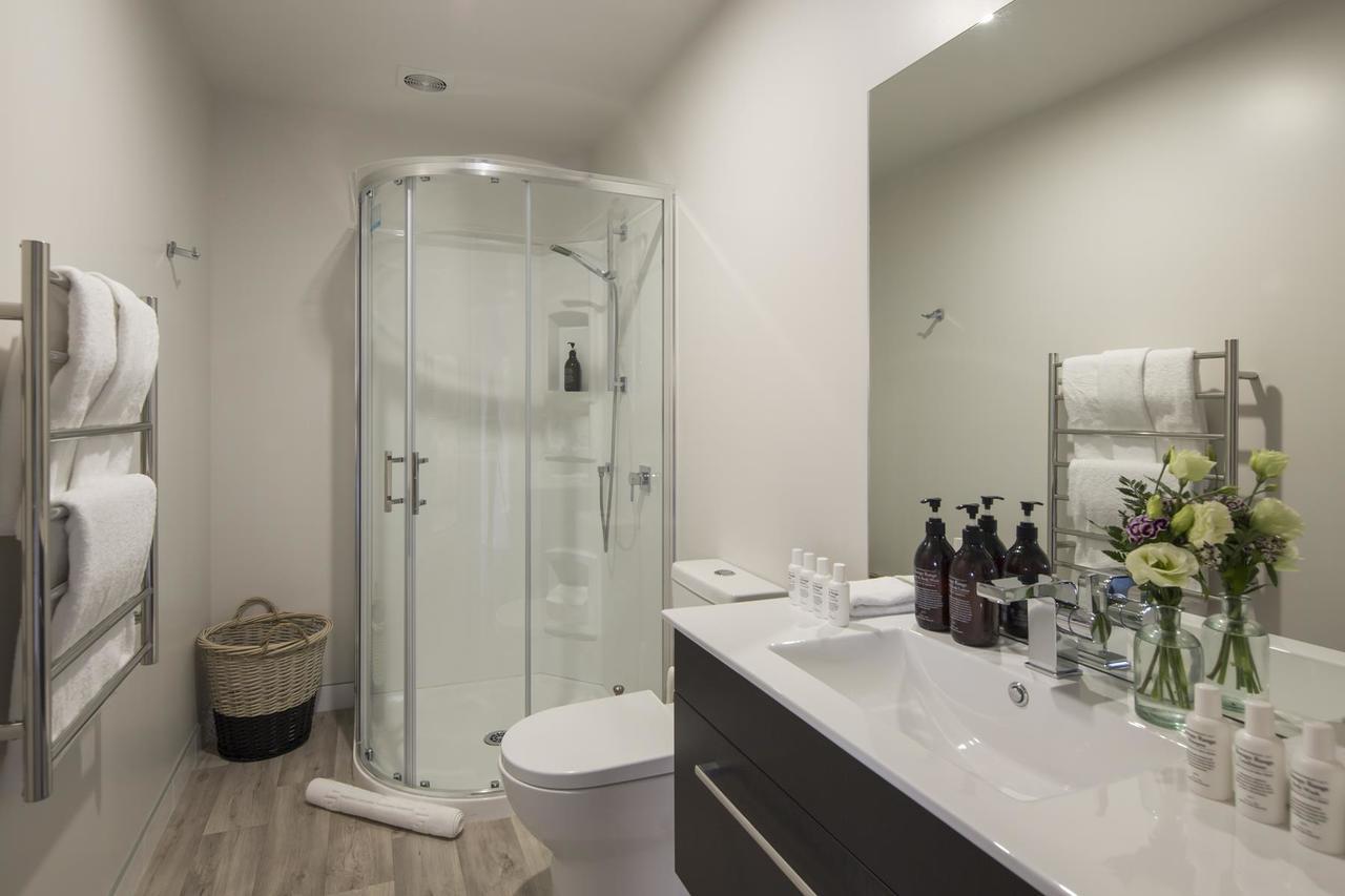 Lakefront Luxury By Amazing Accom クイーンズタウン エクステリア 写真